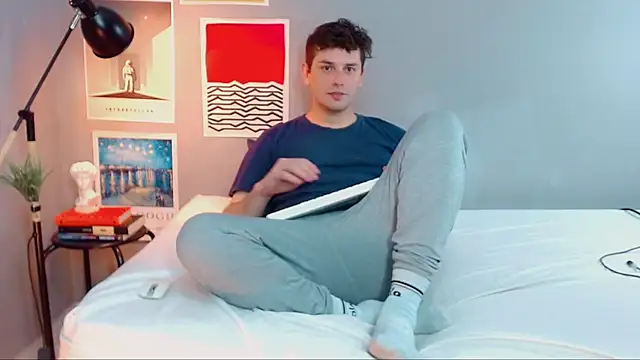 Snapshot of Elio555 chatting on 10.02.25 Elio555 online show from 10.02.25