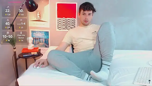 Snapshot of Elio555 chatting on 10.12.25 Elio555 online show from 10.12.25