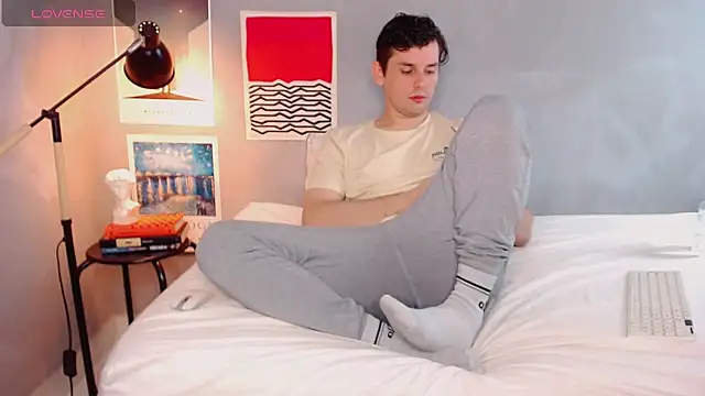 Snapshot of Elio555 chatting on 10.30.25 Elio555 online show from 10.30.25