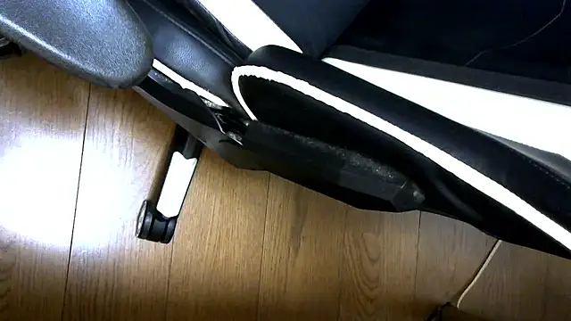 AKI09aki online show from 11.16.25