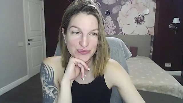EmilyWalkeri online show from 02.05.25