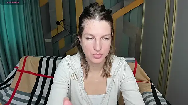 EmilyWalkeri online show from 10.13.25