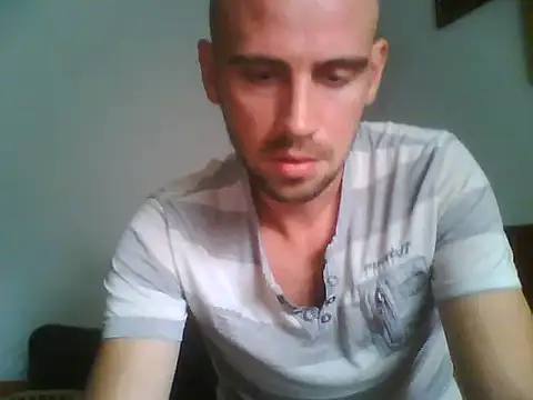 Snapshot of Rejtelmesest chatting on 09.25.25 Rejtelmesest online show from 09.25.25