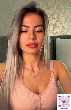 Natalimuur online show from 11.19.25