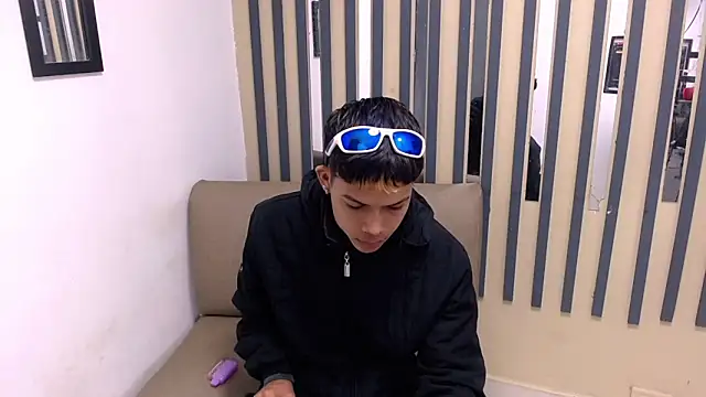 Levis Montes online show from 01.28.25