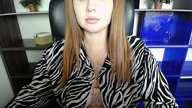 Lizzy Love online show from 03.13.25