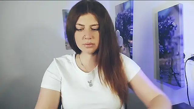 Snapshot of Lizzy_Love chatting on 06.06.26 Lizzy Love online show from 06.06.26