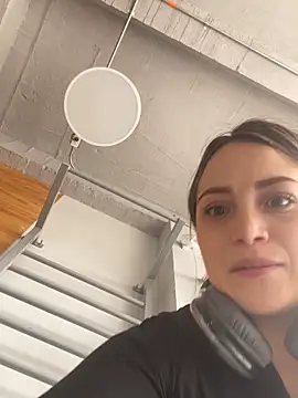 Snapshot of cindy_love2 chatting on 02.18.26 cindy love2 online show from 02.18.26