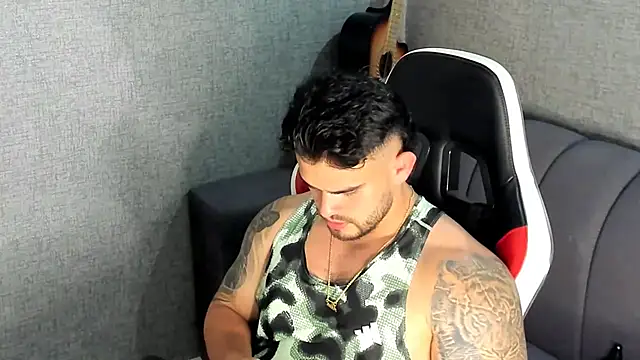 Snapshot of Ricardogo19 chatting on 10.03.25 Ricardogo19 online show from 10.03.25