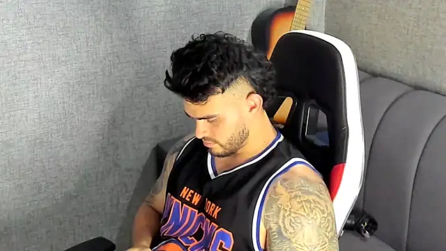 Snapshot of Ricardogo19 chatting on 10.11.25 Ricardogo19 online show from 10.11.25