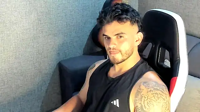 Snapshot of Ricardogo19 chatting on 10.12.25 Ricardogo19 online show from 10.12.25