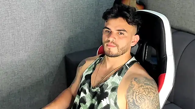 Snapshot of Ricardogo19 chatting on 10.20.25 Ricardogo19 online show from 10.20.25