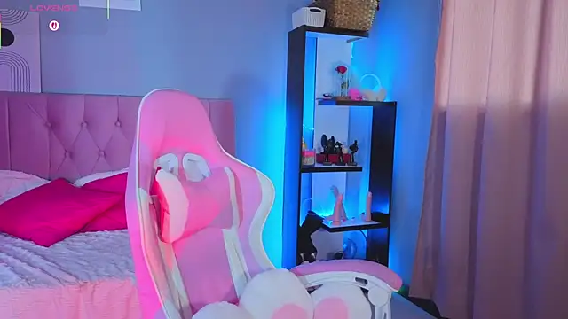 LoaLuxury online show from 10.24.25