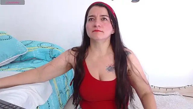 Emelyross  online show from 04.15.26