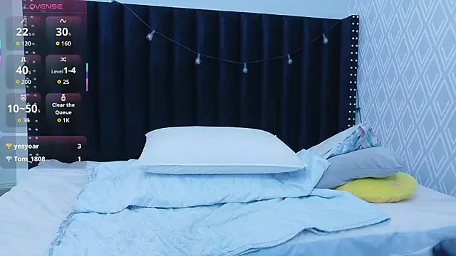 yourcuteneighbourr online show from 11.27.25