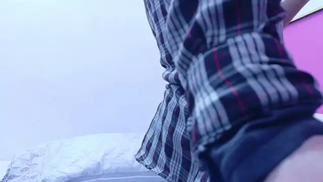 yourcuteneighbourr online show from 12.23.25