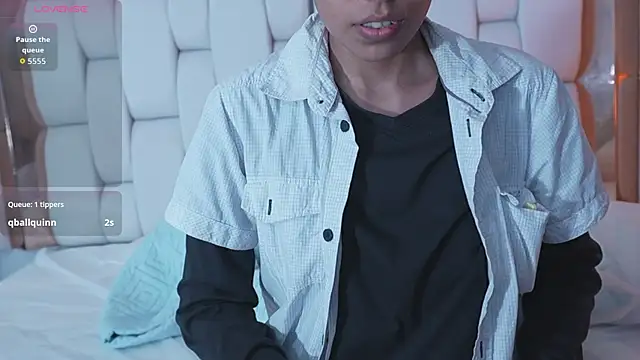 yourcuteneighbourr online show from 04.17.26