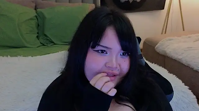 LeyaKan online show from 03.13.25