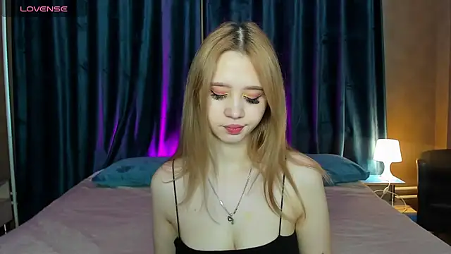 Valerie Woods online show from 12.05.24