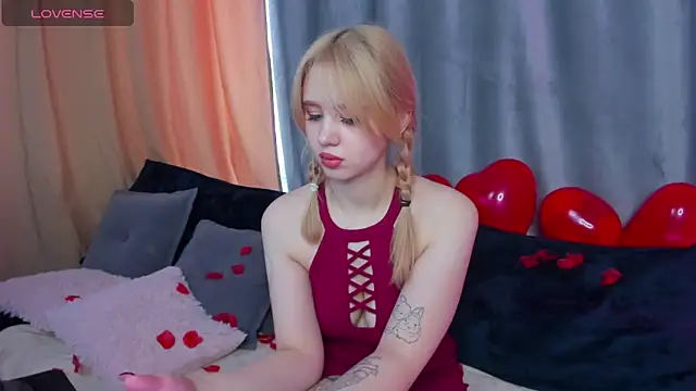 Valerie Woods online show from 02.15.25