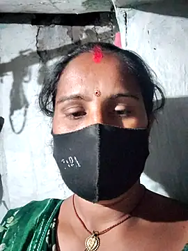 Snapshot of Hey_Ziya chatting on 10.11.25 Hey Ziya online show from 10.11.25