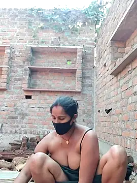 Snapshot of Hey_Ziya chatting on 11.07.25 Hey Ziya online show from 11.07.25