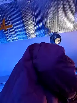 gurlnips online show from 02.01.25