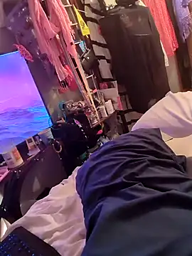 gurlnips online show from 02.09.25