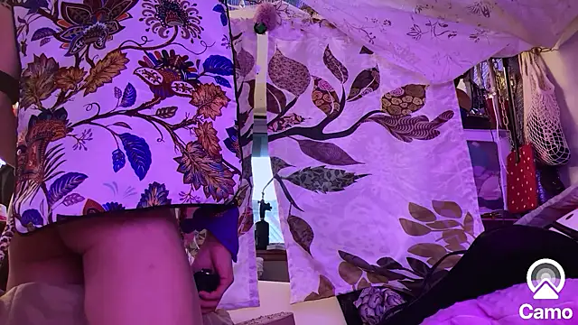 gurlnips online show from 02.12.25