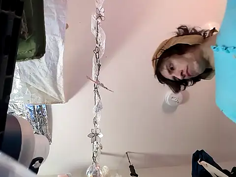 gurlnips online show from 02.14.25
