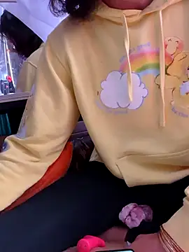 gurlnips online show from 10.11.25