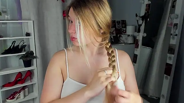 Rebecca Kelly online show from 09.20.25