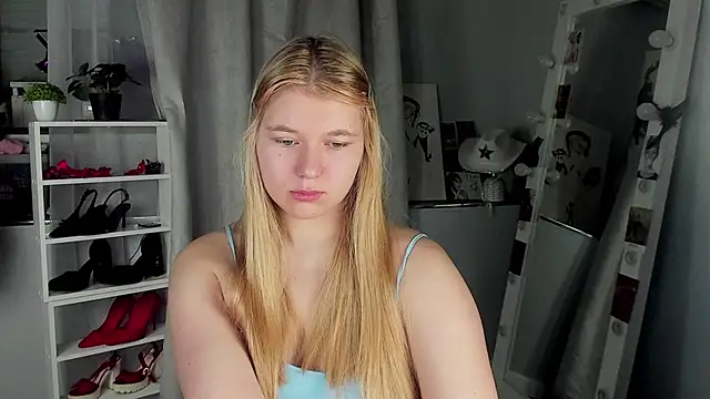 Rebecca Kelly online show from 11.22.25