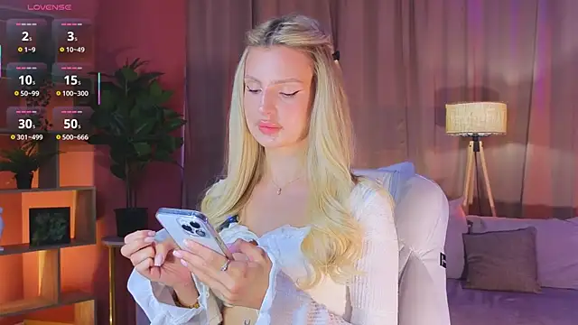 Snapshot of Grace_Gordon chatting on 09.14.25 Grace Gordon online show from 09.14.25