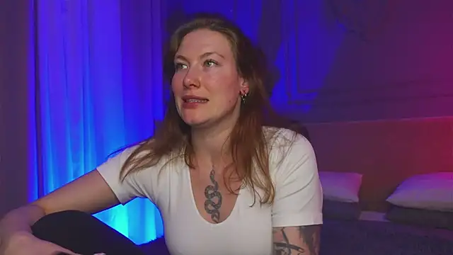 Liv Fay online show from 10.08.25