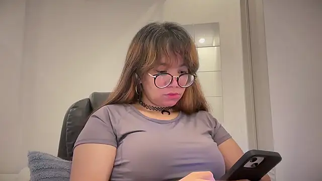 Pinkyrose111 online show from 04.30.26