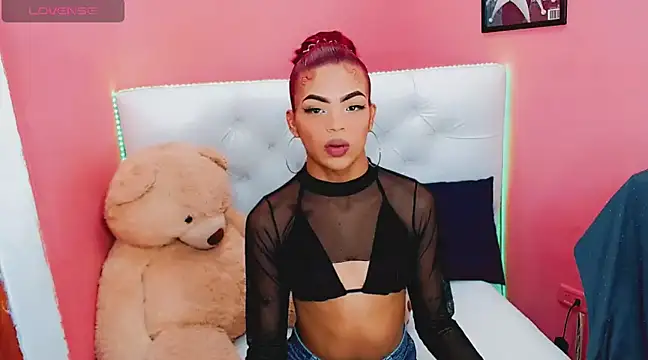 Snapshot of alexa-xxx- chatting on 12.30.24 alexa-xxx- online show from 12.30.24