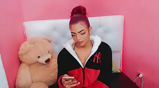 Snapshot of alexa-xxx- chatting on 01.05.25 alexa-xxx- online show from 01.05.25