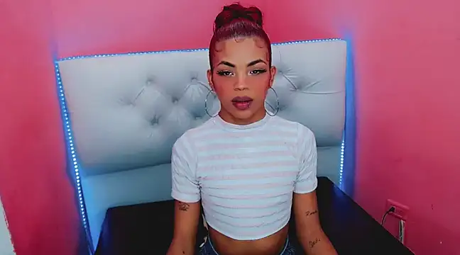 Snapshot of alexa-xxx- chatting on 01.07.25 alexa-xxx- online show from 01.07.25
