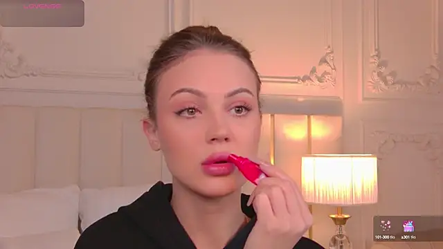 Snapshot of LexiMouss chatting on 10.02.25 LexiMouss online show from 10.02.25