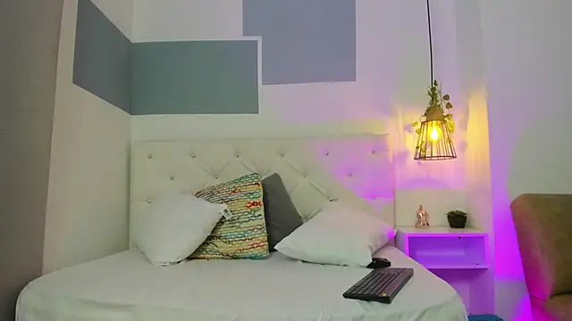 Snapshot of hannah_gray chatting on 03.01.25 hannah gray online show from 03.01.25