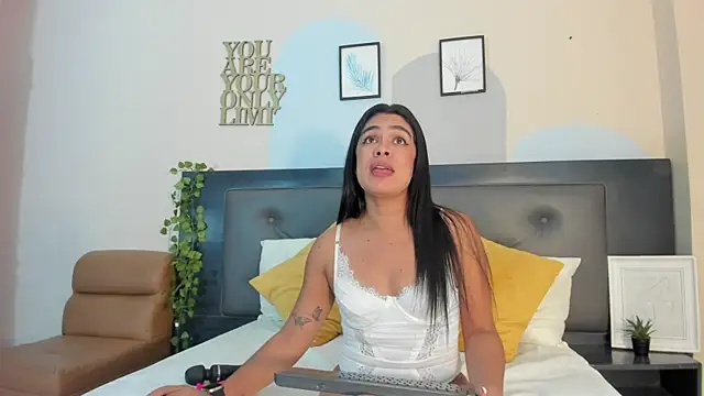 Snapshot of hannah_gray chatting on 03.01.25 hannah gray online show from 03.01.25