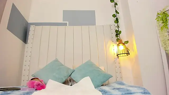 Snapshot of hannah_gray chatting on 09.12.25 hannah gray online show from 09.12.25