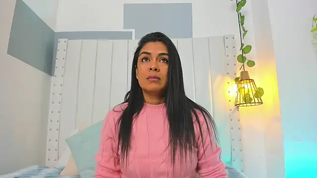 Snapshot of hannah_gray chatting on 10.13.25 hannah gray online show from 10.13.25