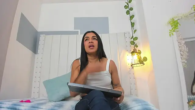 Snapshot of hannah_gray chatting on 10.20.25 hannah gray online show from 10.20.25