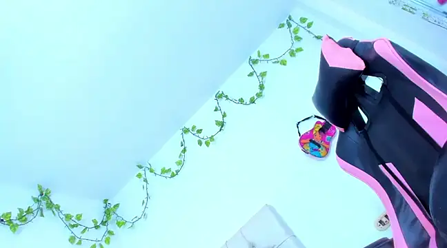 Snapshot of JazirMartinez chatting on 02.20.25 JazirMartinez online show from 02.20.25