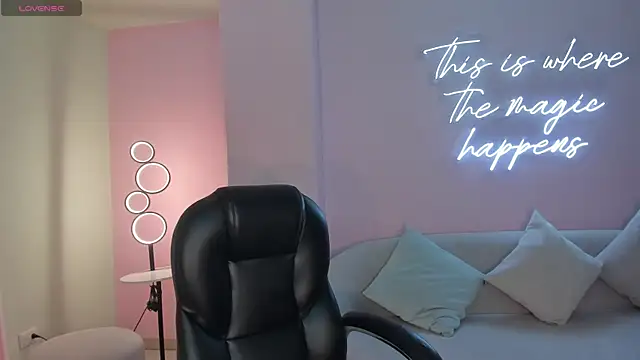 Snapshot of CelestePalmer_ chatting on 10.07.25 CelestePalmer  online show from 10.07.25