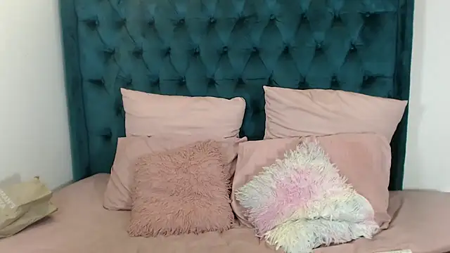 Snapshot of 1Blackertheberry1 chatting on 12.31.24 1Blackertheberry1 online show from 12.31.24