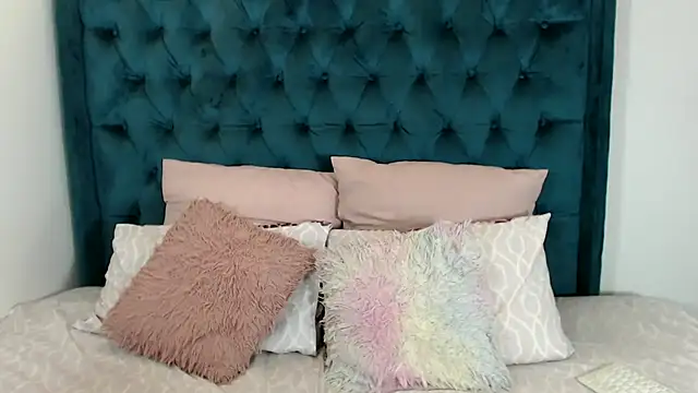 Snapshot of 1Blackertheberry1 chatting on 01.25.25 1Blackertheberry1 online show from 01.25.25