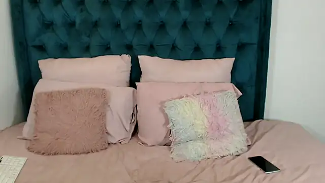 Snapshot of 1Blackertheberry1 chatting on 02.01.25 1Blackertheberry1 online show from 02.01.25